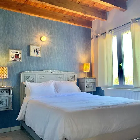 Rez De Piscine, 10 Personnes - Rêve De Papillon Et à L'étage, 5 Personnes - Nid D'étoiles, Il S'agit Bien De Deux Individuels Qui Sont Reliés Par Un Escalier Interne, Permet A Grande Famille De Louer Les Deux Apartamento Saint-Géry