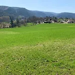 Rez De Piscine, 10 Personnes - Reve De Papillon Et A L'etage, 5 Personnes - Nid D'etoiles, Il S'agit Bien De Deux Individuels Qui Sont Relies Par Un Escalier Interne, Permet A Grande Famille De Louer Les Deux Saint-Gery (Lot)