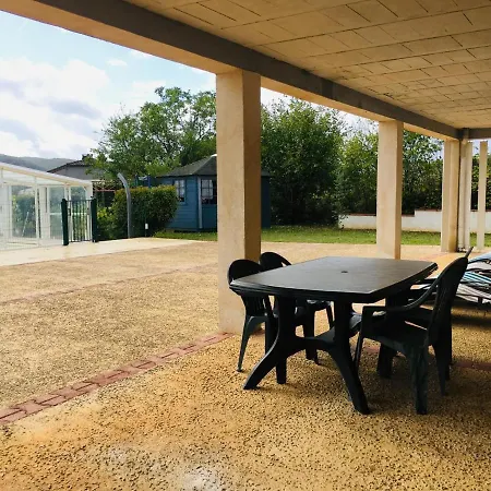 Rez De Piscine, 10 Personnes - Reve De Papillon Et A L'etage, 5 Personnes - Nid D'etoiles, Il S'agit Bien De Deux Individuels Qui Sont Relies Par Un Escalier Interne, Permet A Grande Famille De Louer Les Deux