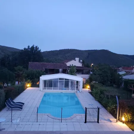 Rez De Piscine, 10 Personnes - Reve De Papillon Et A L'etage, 5 Personnes - Nid D'etoiles, Il S'agit Bien De Deux Individuels Qui Sont Relies Par Un Escalier Interne, Permet A Grande Famille De Louer Les Deux *