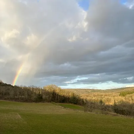 Rez De Piscine, 10 Personnes - Reve De Papillon Et A L'etage, 5 Personnes - Nid D'etoiles, Il S'agit Bien De Deux Individuels Qui Sont Relies Par Un Escalier Interne, Permet A Grande Famille De Louer Les Deux Apartmán *