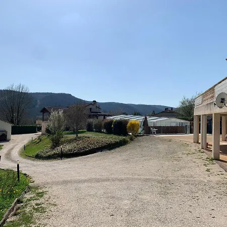 Rez De Piscine, 10 Personnes - Reve De Papillon Et A L'etage, 5 Personnes - Nid D'etoiles, Il S'agit Bien De Deux Individuels Qui Sont Relies Par Un Escalier Interne, Permet A Grande Famille De Louer Les Deux Lejlighed