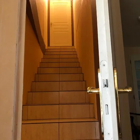 Rêve De Papillon Et Nid D'étoiles: Interconnectés Pour Grandes Familles Apartment