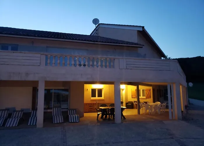 Rez De Piscine, 10 Personnes - Reve De Papillon Et A L'etage, 5 Personnes - Nid D'etoiles, Il S'agit Bien De Deux Individuels Qui Sont Relies Par Un Escalier Interne, Permet A Grande Famille De Louer Les Deux * Saint-Gery (Lot)