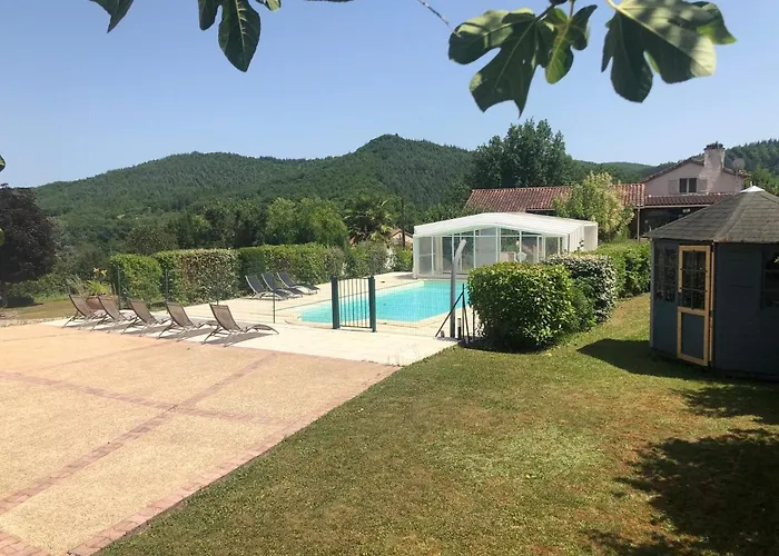 Апартаменты Rez De Piscine, 10 Personnes - Reve De Papillon Et A L'etage, 5 Personnes - Nid D'etoiles, Il S'agit Bien De Deux Individuels Qui Sont Relies Par Un Escalier Interne, Permet A Grande Famille De Louer Les Deux Saint-Gery (Lot)