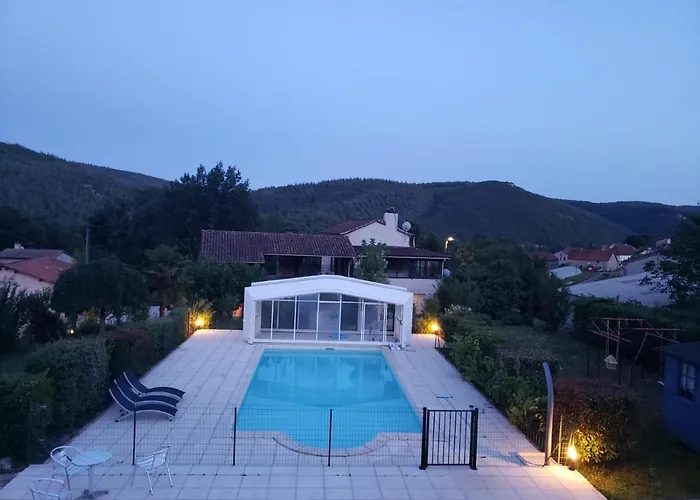 Rez De Piscine, 10 Personnes - Reve De Papillon Et A L'etage, 5 Personnes - Nid D'etoiles, Il S'agit Bien De Deux Individuels Qui Sont Relies Par Un Escalier Interne, Permet A Grande Famille De Louer Les Deux *