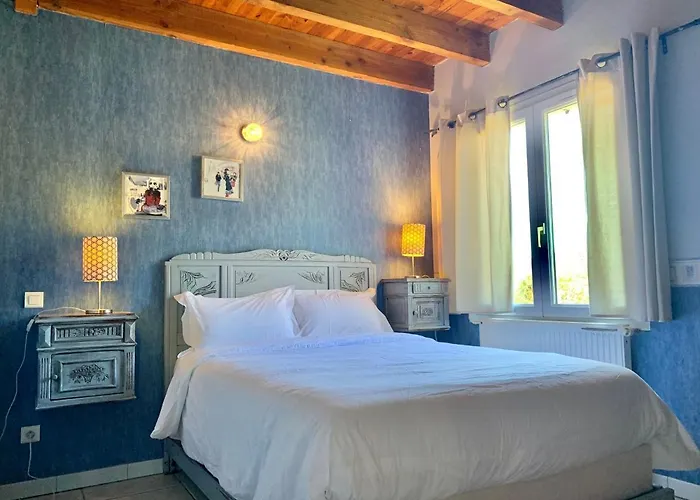 Rez De Piscine, 10 Personnes - Reve De Papillon Et A L'etage, 5 Personnes - Nid D'etoiles, Il S'agit Bien De Deux Individuels Qui Sont Relies Par Un Escalier Interne, Permet A Grande Famille De Louer Les Deux Апартаменты Saint-Gery (Lot)