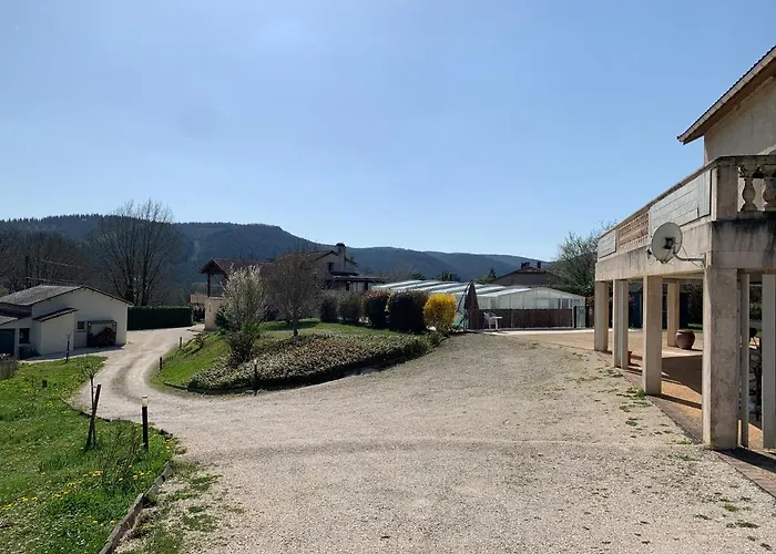 Rez De Piscine, 10 Personnes - Reve De Papillon Et A L'etage, 5 Personnes - Nid D'etoiles, Il S'agit Bien De Deux Individuels Qui Sont Relies Par Un Escalier Interne, Permet A Grande Famille De Louer Les Deux 아파트