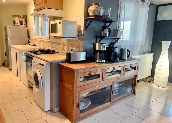 Rez De Piscine, 10 Personnes - Reve De Papillon Et A L'etage, 5 Personnes - Nid D'etoiles, Il S'agit Bien De Deux Individuels Qui Sont Relies Par Un Escalier Interne, Permet A Grande Famille De Louer Les Deux 아파트 *